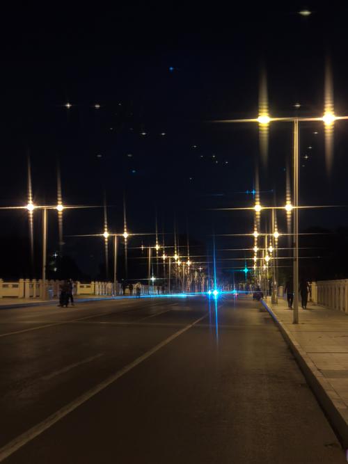 路灯下的小姑娘原唱 路灯下的小姑娘原唱